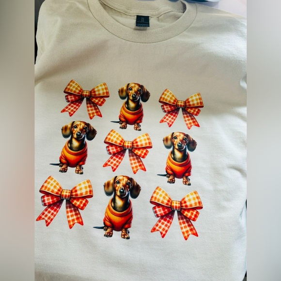 NEW Large Dachshund Graphic T - Picture 1 of 2